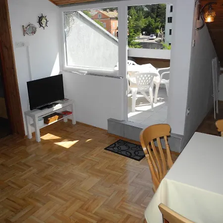 Apartment Biro In Center, 50 M From The