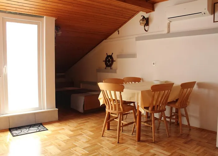 Biro In Center, 50 M From The Daire Crikvenica